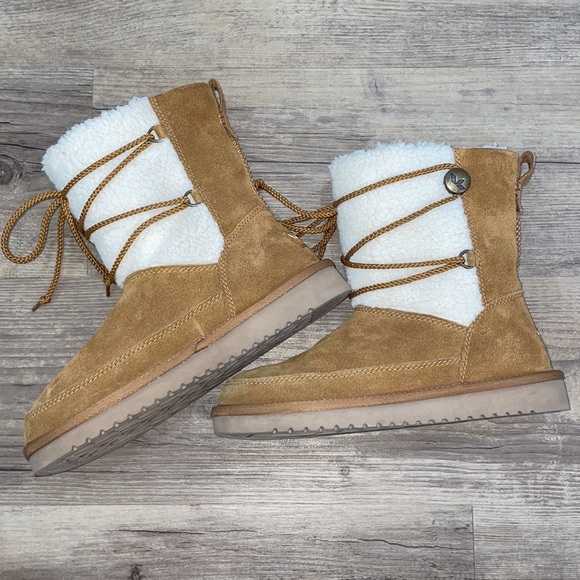 Koolaburra by Ugg Michon Faux Shearling Trimmed Short Boot - Picture 3 of 9